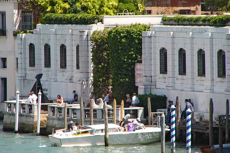 Venice with kids - the Peggy Guggenheim Museum (photo from raynatours.com)