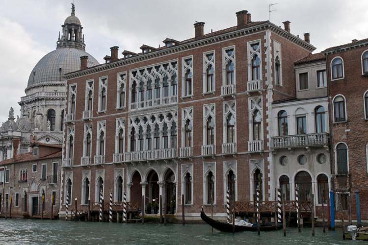 Weekend getaway for a couple in Venice - Sina Centurion Palace (photo provided by italyvisa.ae) 