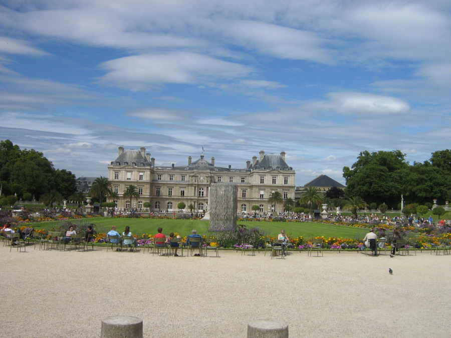 The Luxembourg Gardens are the green lungs of the Latin Quarter. Take a break here and enjoy an authentic Parisian moment on the last day of your three days in Paris itinerary!