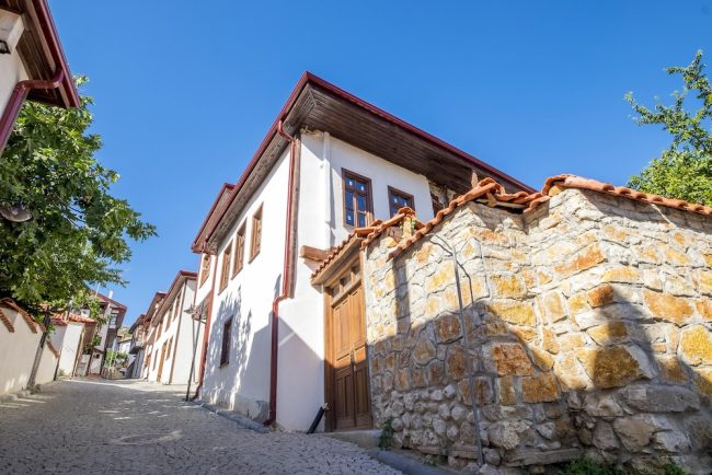 old-3464473_1920_1560852294