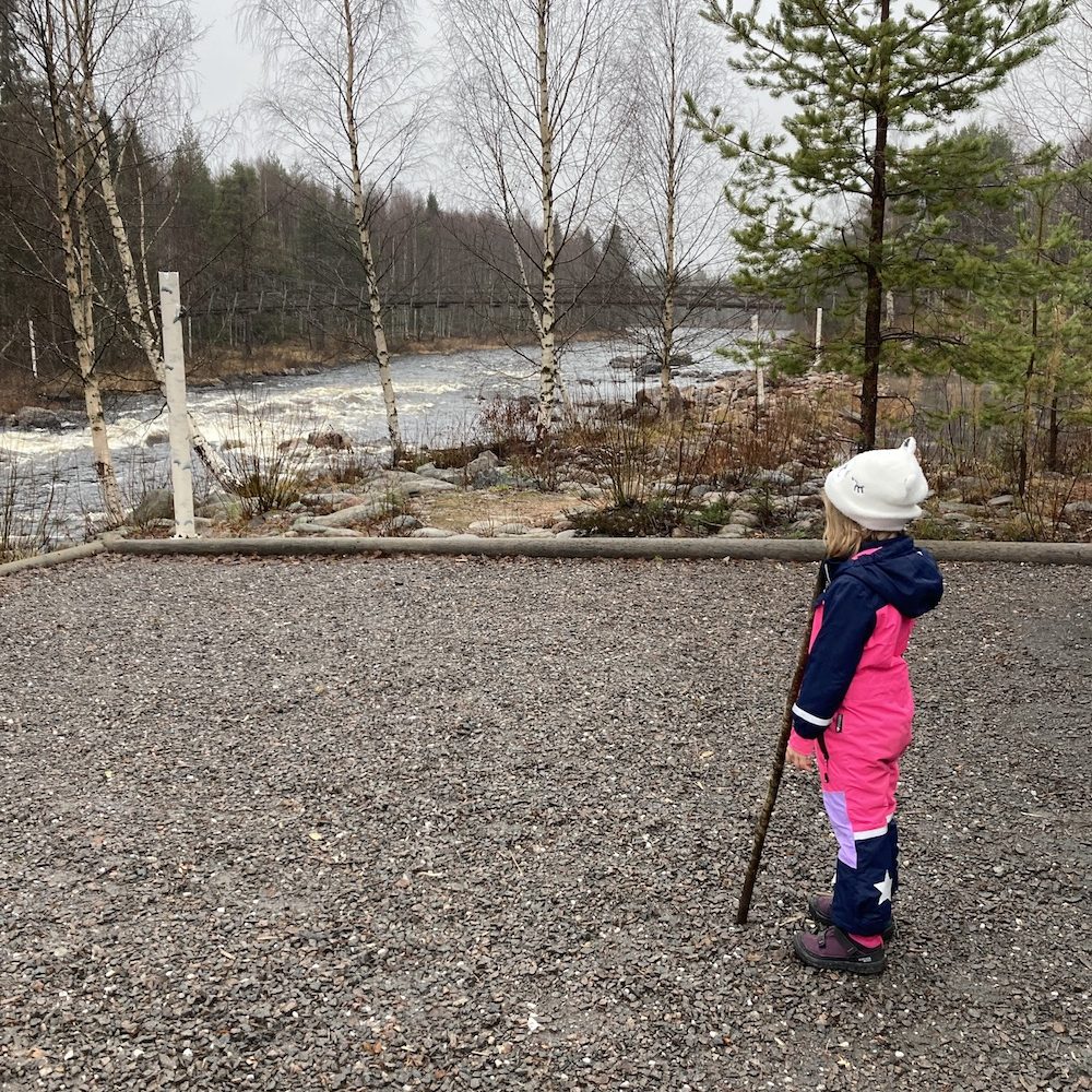 Finnish Lapland Itinerary with Kids - hiking Vikakongas