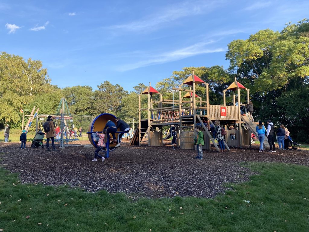 best-parks-in-Vienna-for-families-Kurpark-Oberlaa